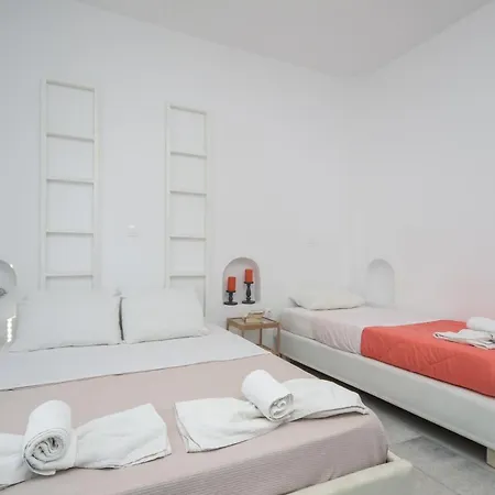 Depis Suites & Naxos