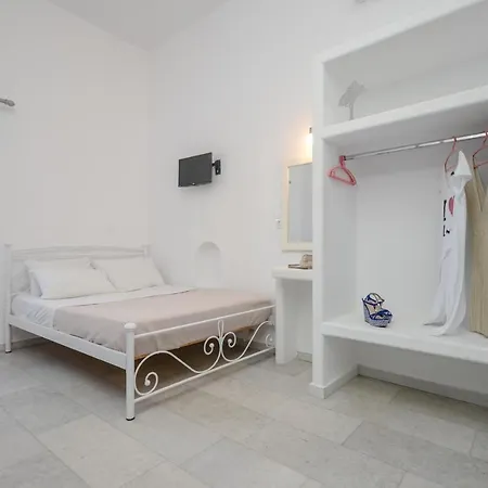 Depis Suites & Naxos