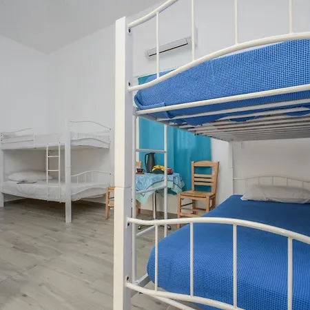 Depis Suites & Naxos Apart Otel