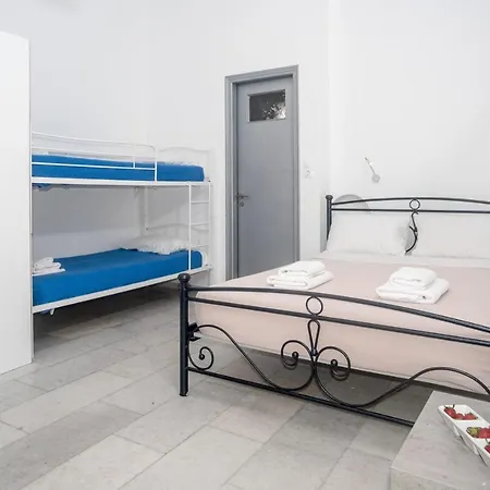 Depis Suites & Naxos